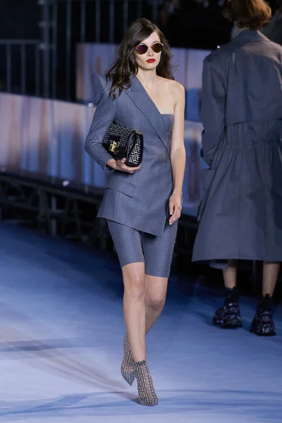 Look 40